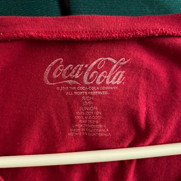 ✨3 for $10 ✨ Coca Cola red T-shirt Small - Picture 2 of 4